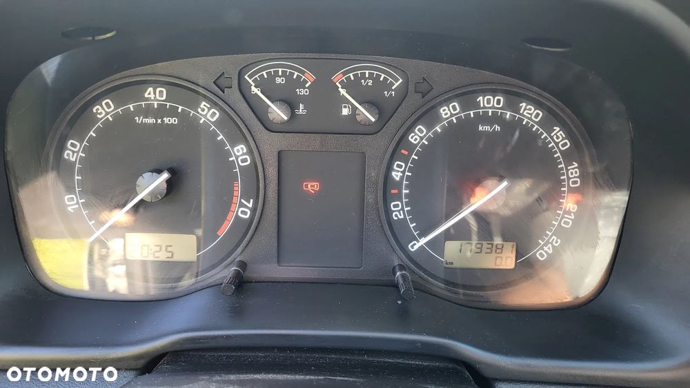 Skoda Octavia 1.6 Tour - 4