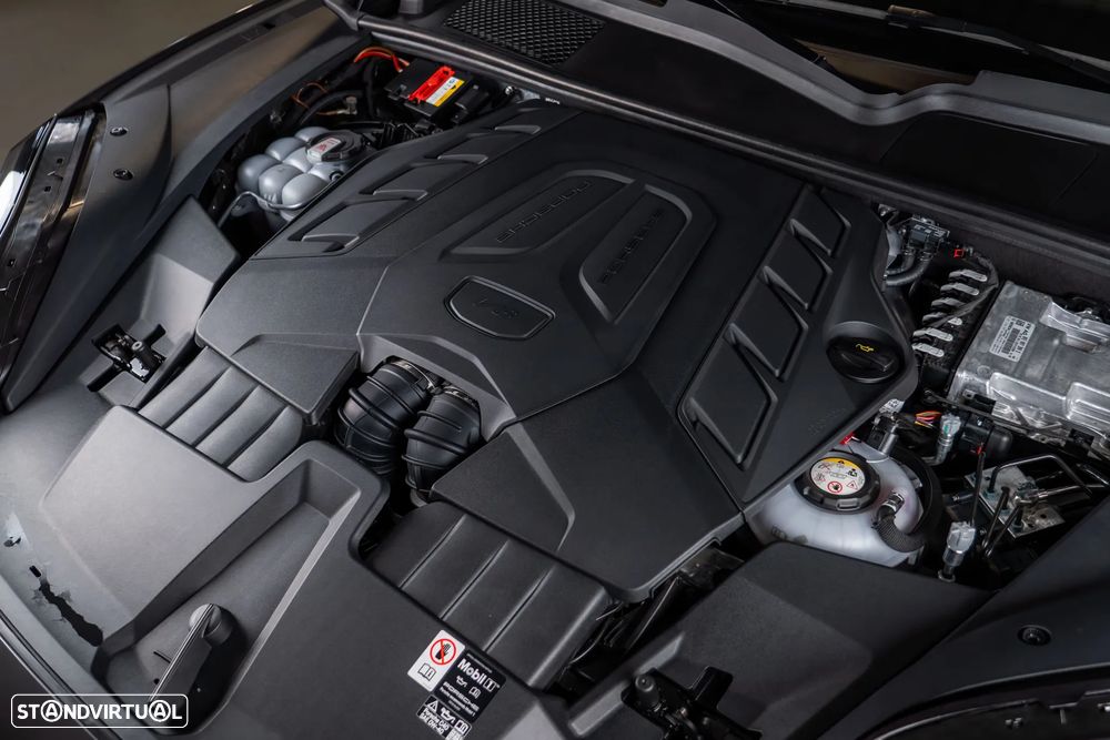 Porsche Cayenne Coupé Turbo E-Hybrid Pacote GT - 9