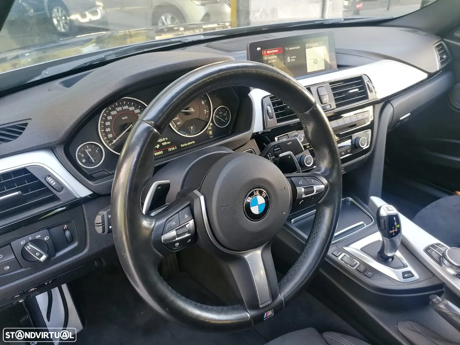 BMW 330 e iPerformance Pack M - 34