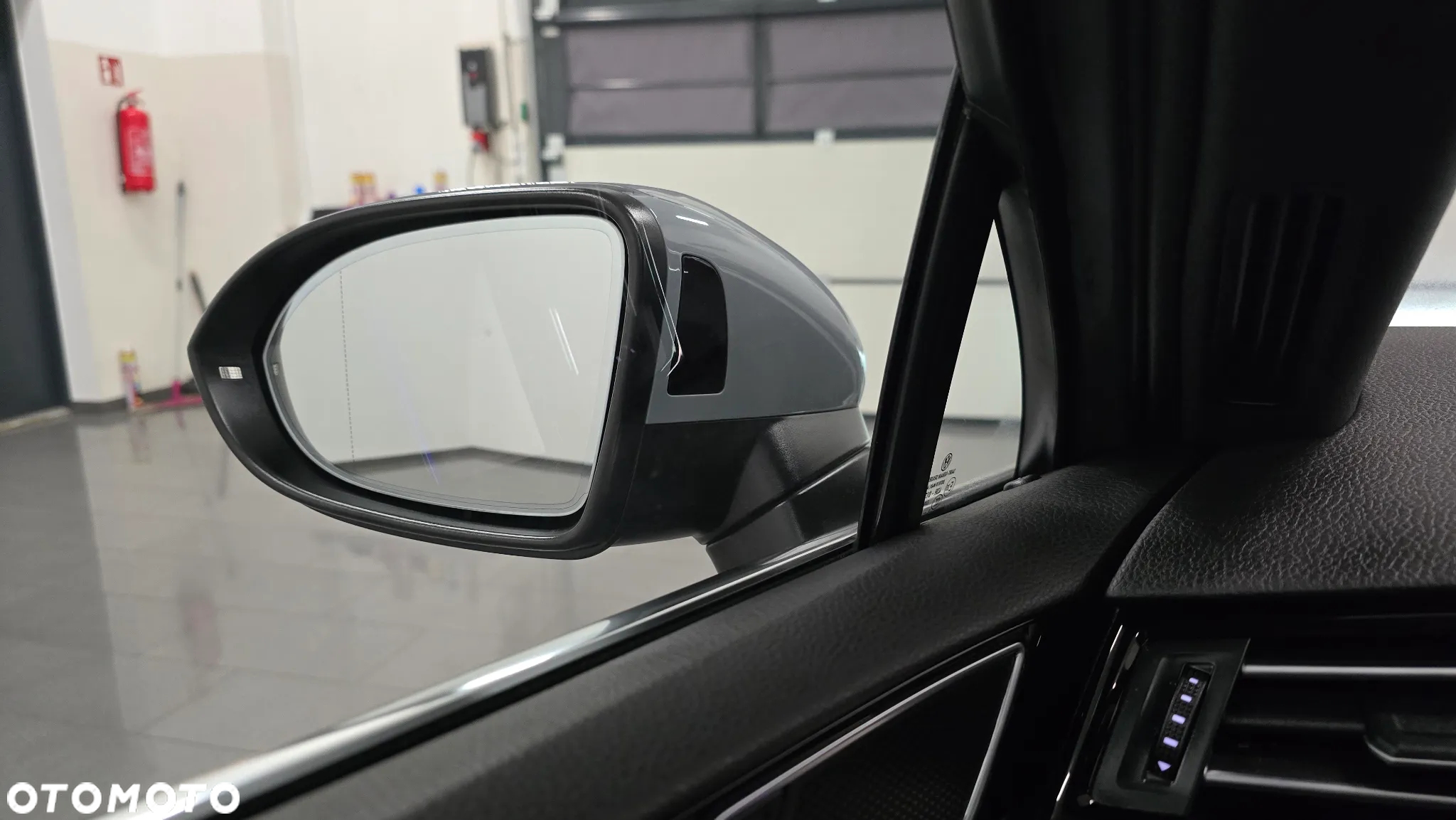 Volkswagen Passat 2.0 TDI SCR R-Line DSG - 21
