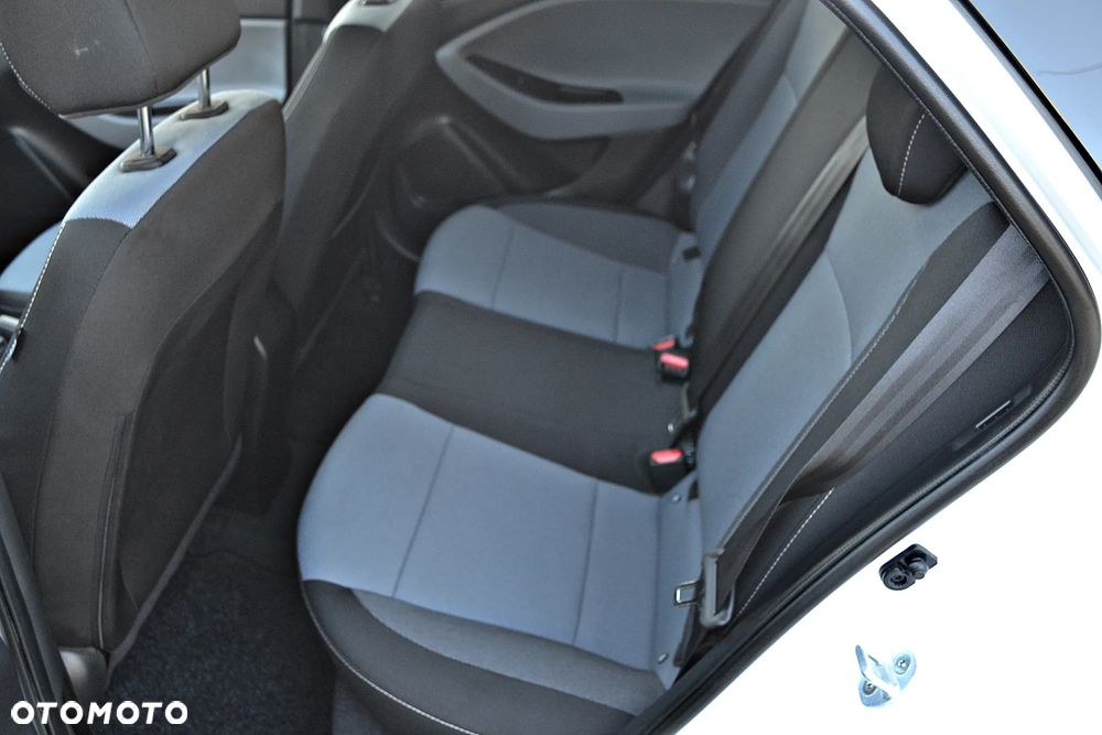 Hyundai i20 1.2 YES Gold - 27