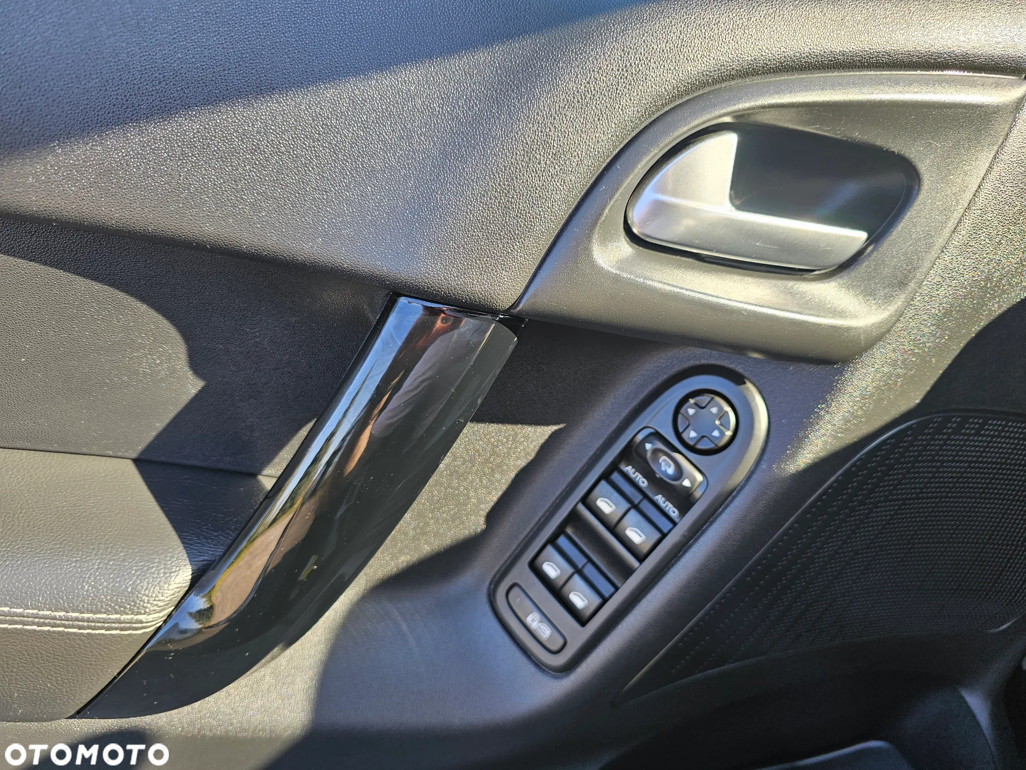 Citroën C3 e-HDi 90 FAP EGS6 Exclusive - 21