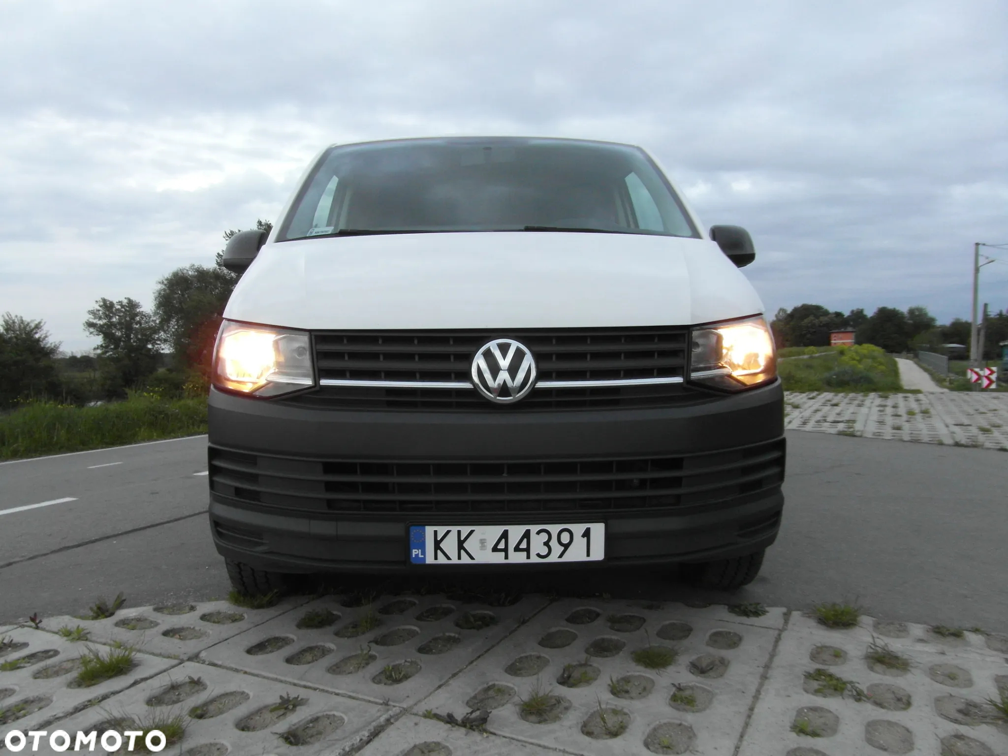 Volkswagen Transporter T6 TDI L1H1 - 13