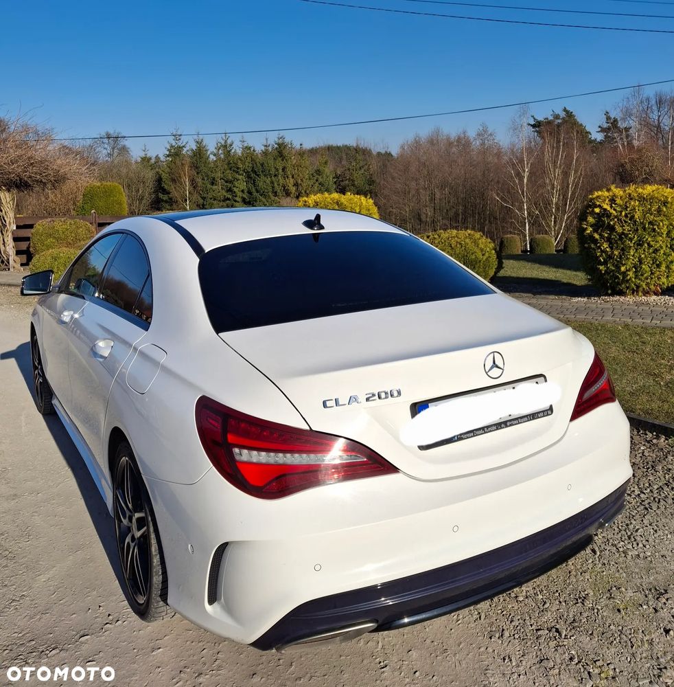 Mercedes-Benz CLA 200 7G-DCT - 2