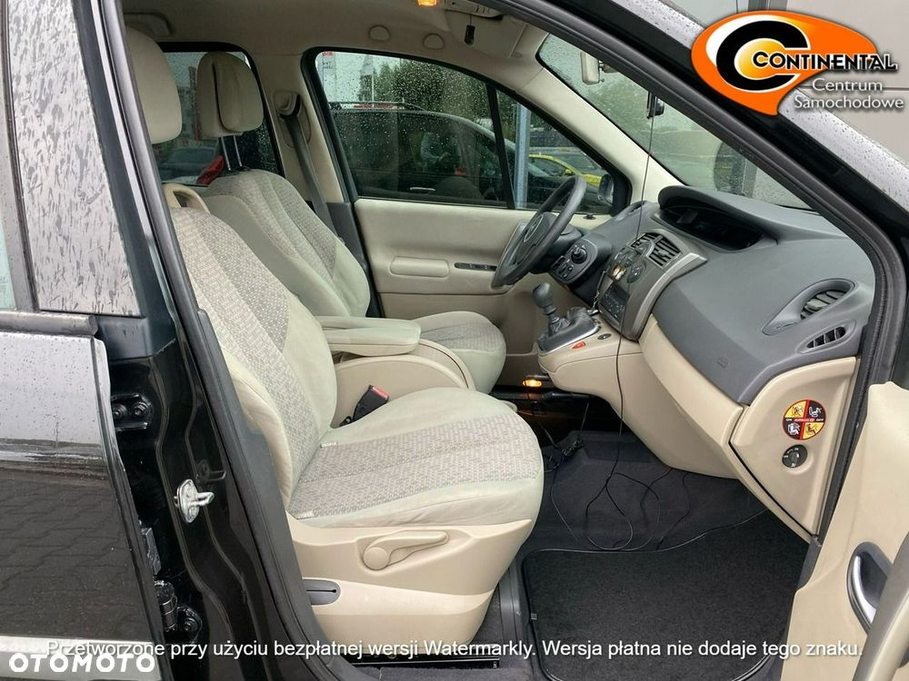 Renault Grand Scenic - 12