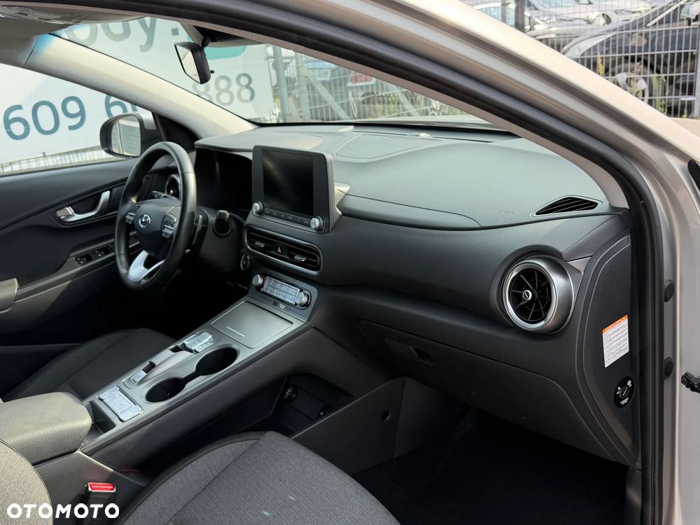 Hyundai Kona - 16