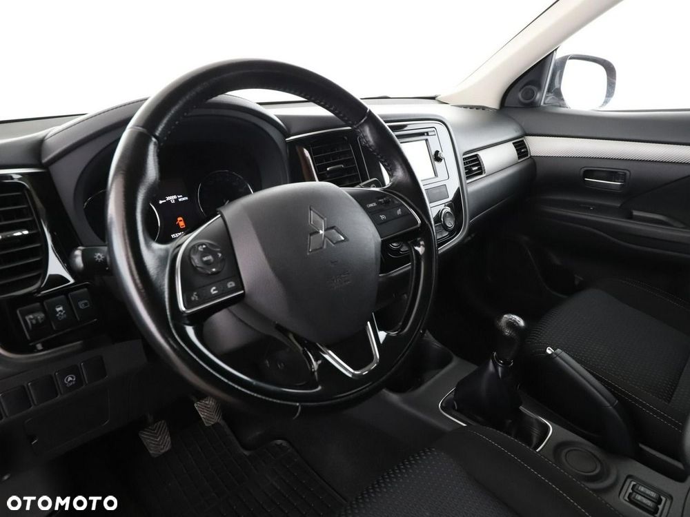 Mitsubishi Outlander 2.0 2WD SUV-Star - 15