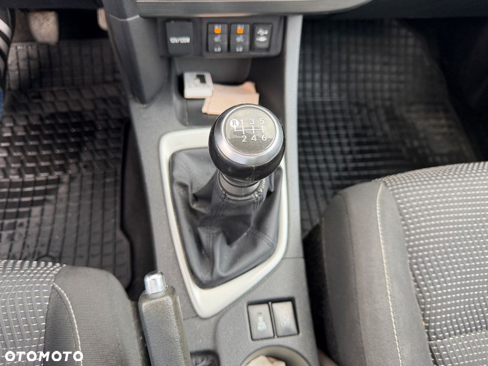 Toyota Auris 2.0 D-4D Premium Comfort - 35