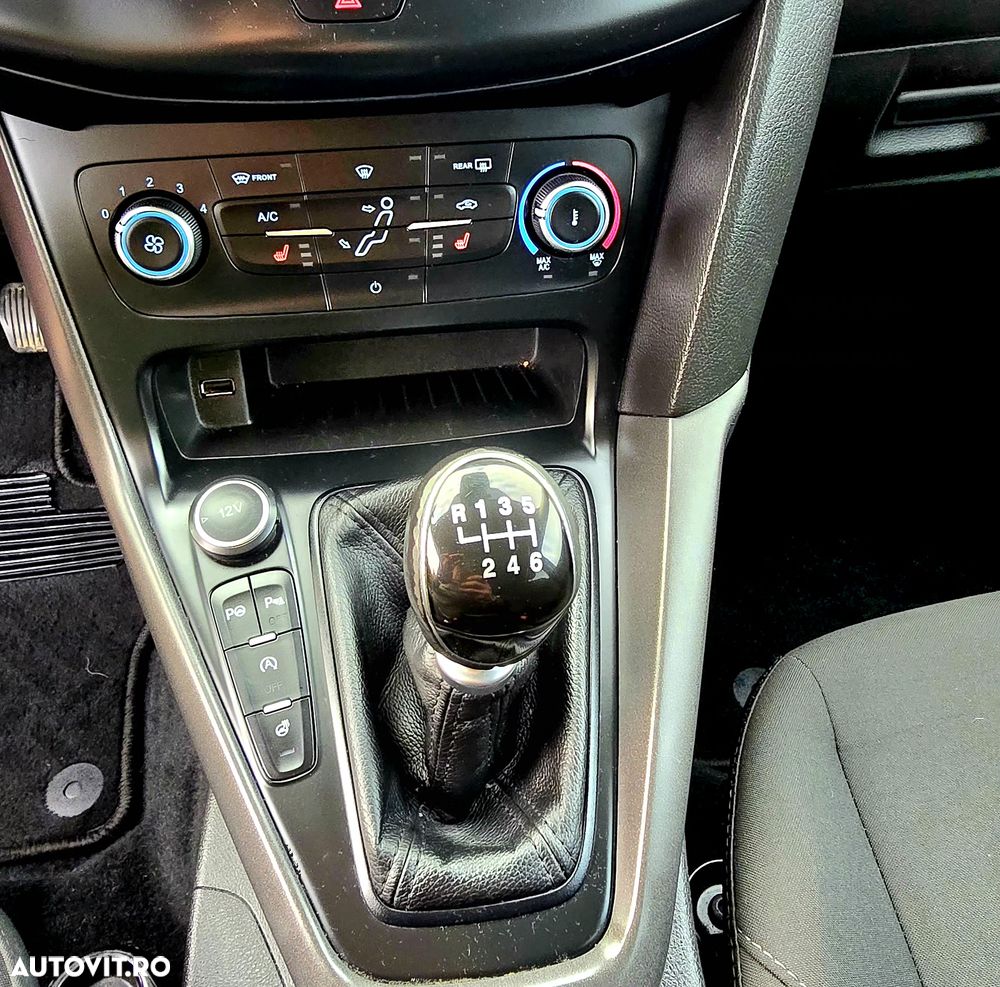 Ford Focus - 21