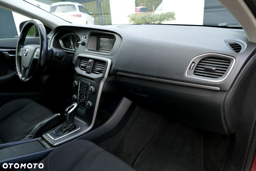 Volvo V40 Cross Country - 22