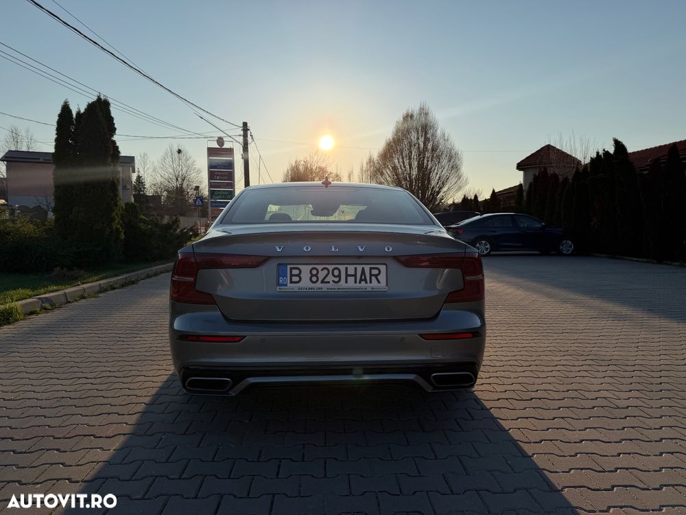 Volvo S60 T4 R-Design - 6