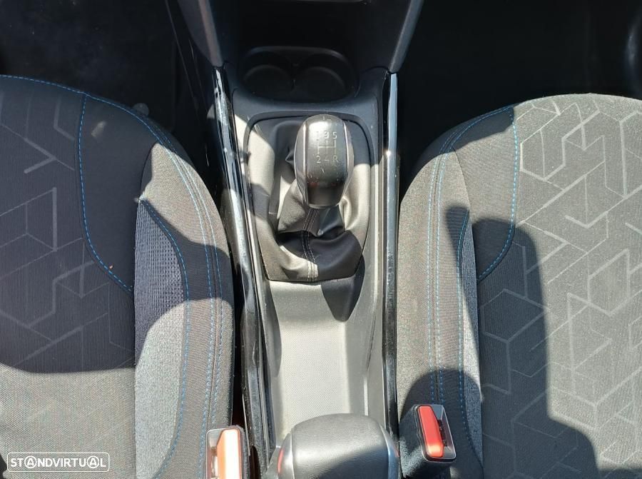 Peugeot 2008 1.5 BlueHDi Signature - 19