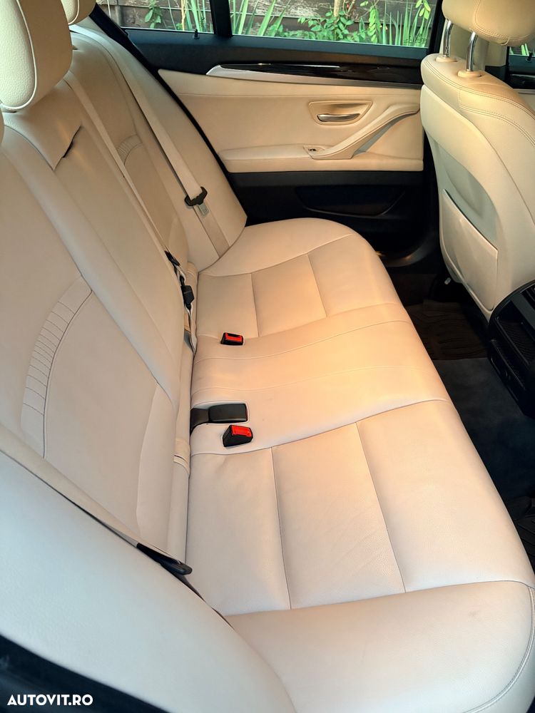 BMW Seria 5 525d Aut. Luxury Line - 14