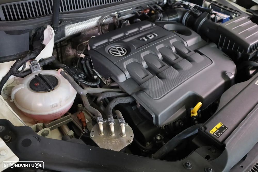 VW Touran 1.6 TDI R-Line DSG - 11