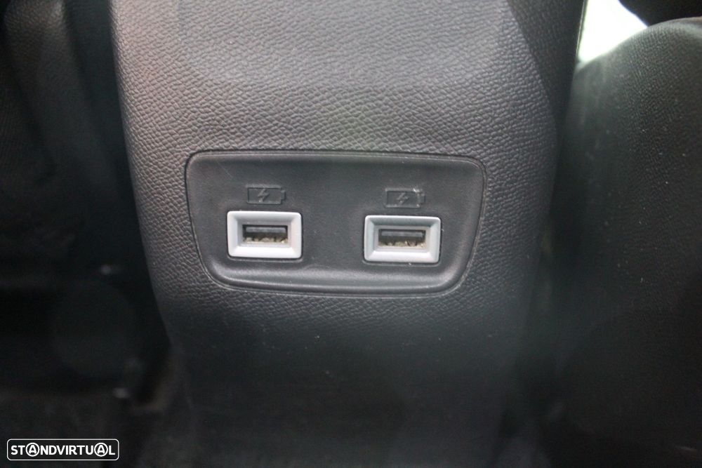 Peugeot 2008 1.2 PureTech Allure Pack - 23