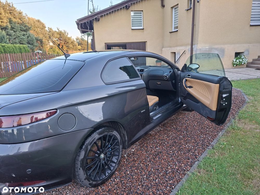 Alfa Romeo GT 1.9JTD 16V Distinctive - 3