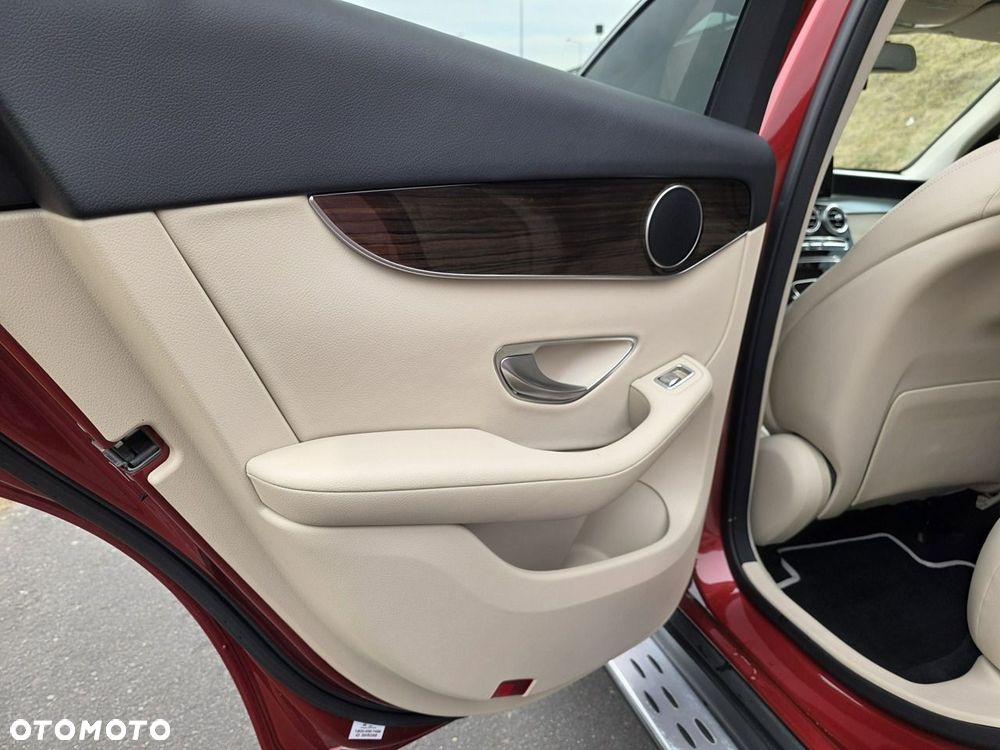 Mercedes-Benz GLC - 22