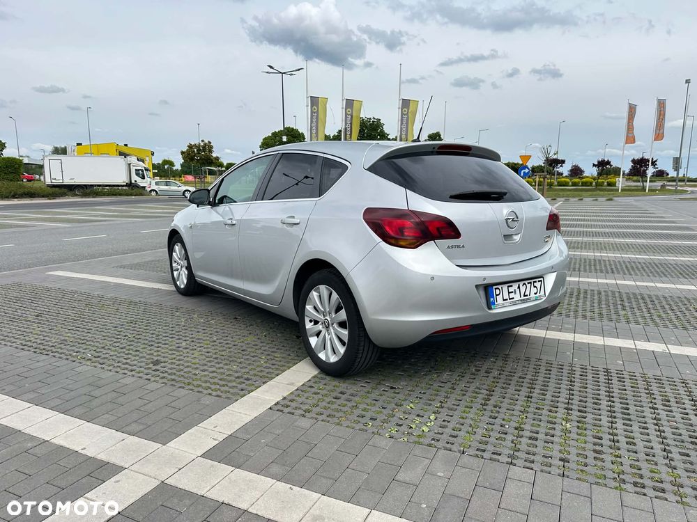 Opel Astra 1.7 CDTI Cosmo - 4