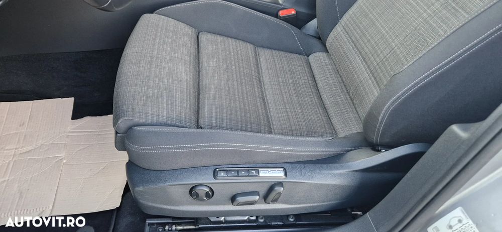 Volkswagen Passat - 21