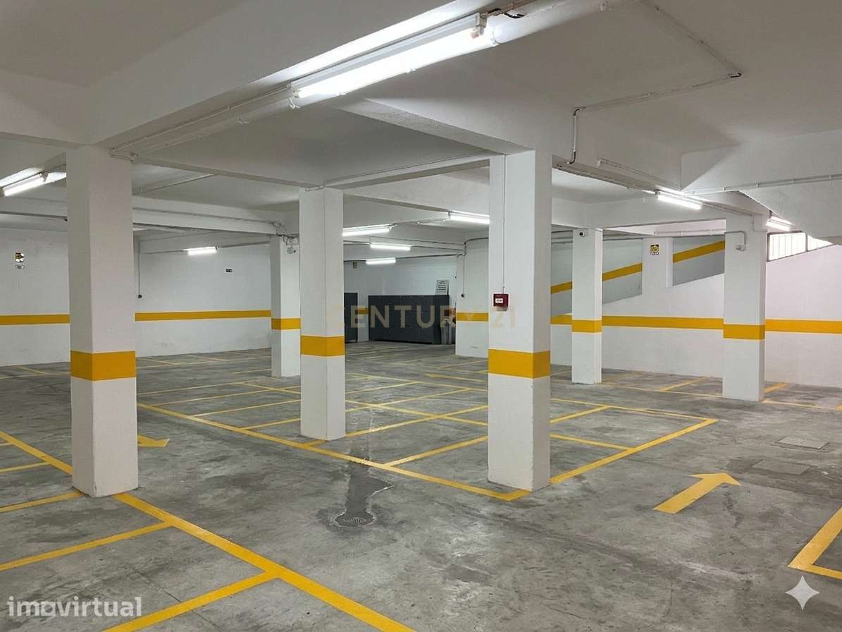 Armazém na Cova da Piedade em Almada - Grande imagem: 2/17