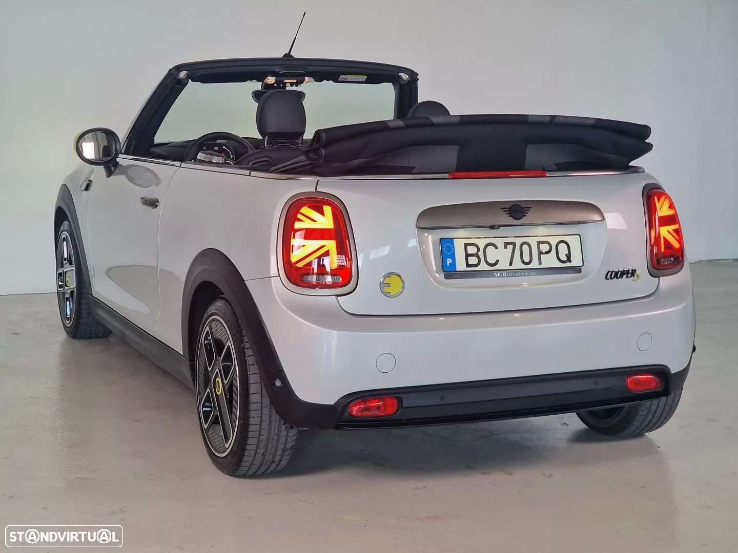 MINI Cabrio Cooper SE - 14