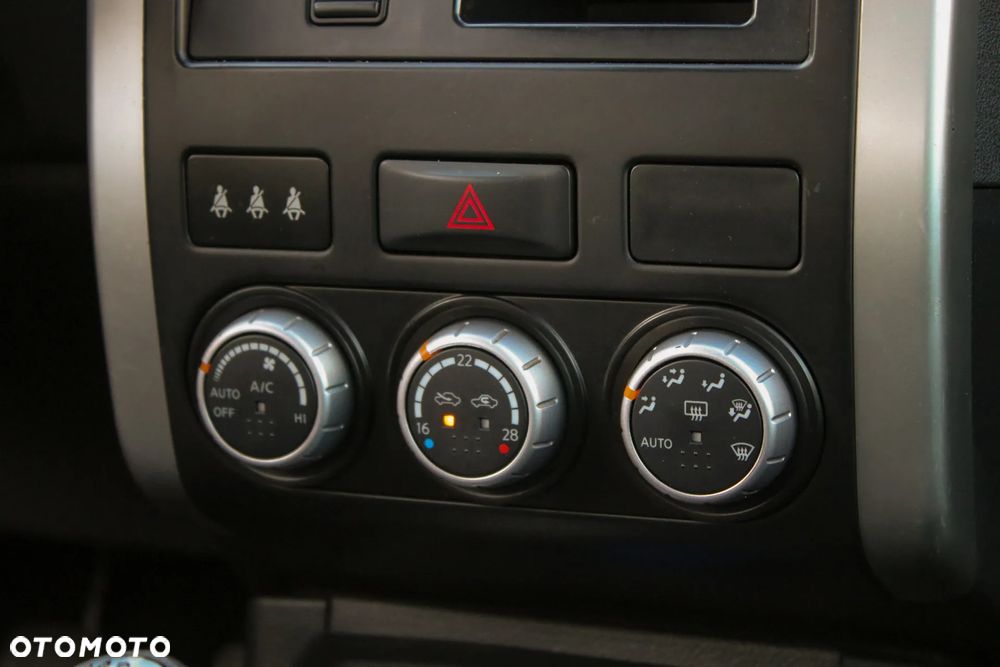 Nissan X-Trail 2.0 dCi 4x4 DPF Platinum - 24