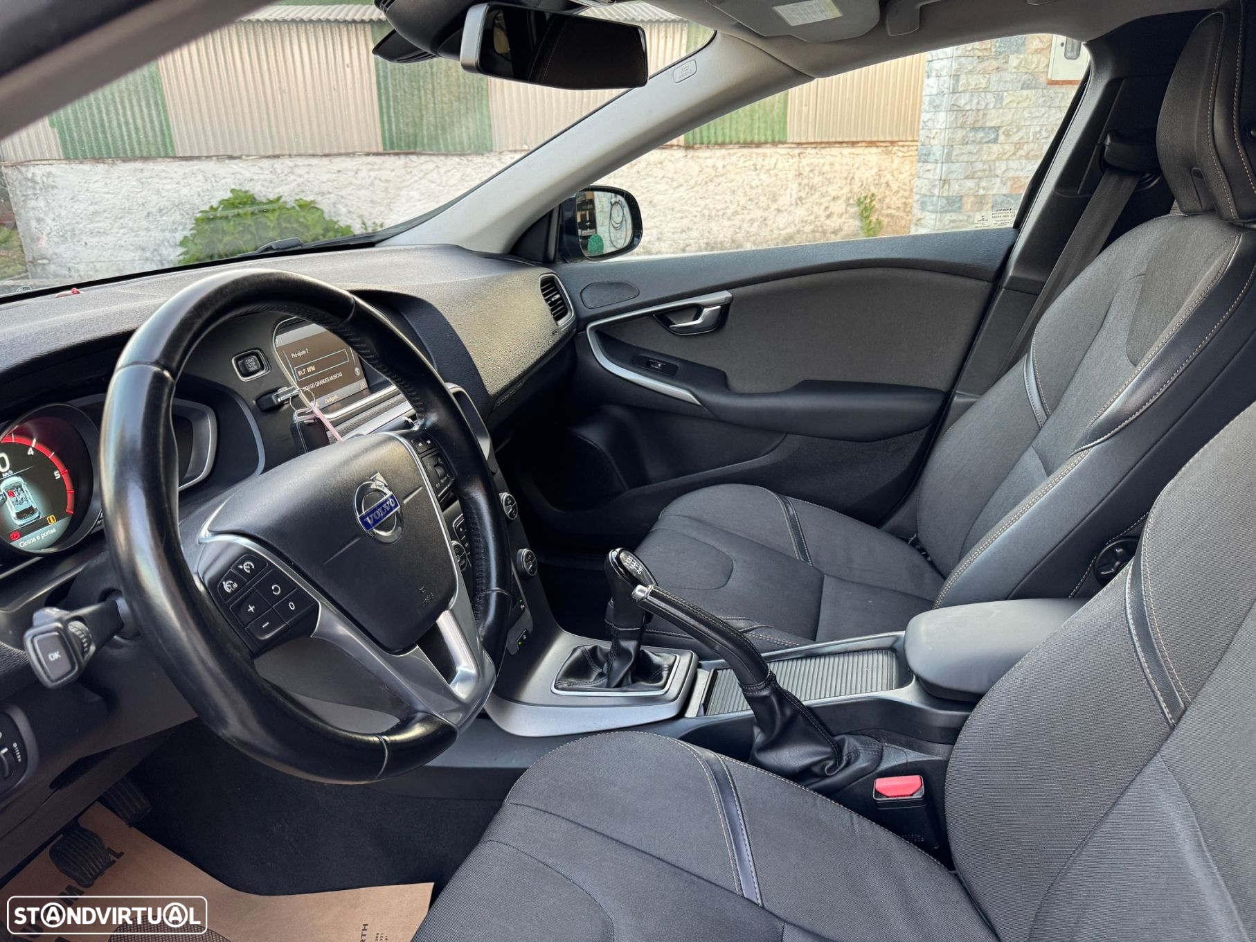 Volvo V40 Cross Country 1.6 D2 Momentum - 13
