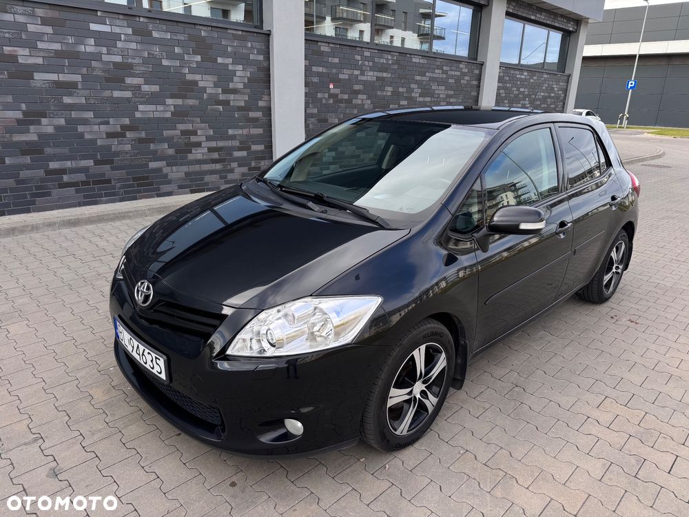 Toyota Auris 2012 photo 2