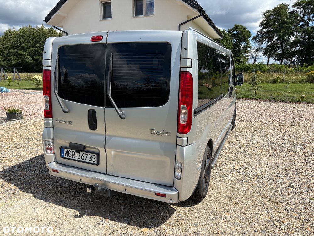 Renault TRAFIC - 2