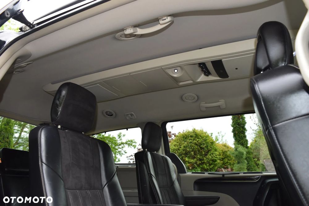 Lancia Voyager 2.8 Multijet 16v Platinum - 29