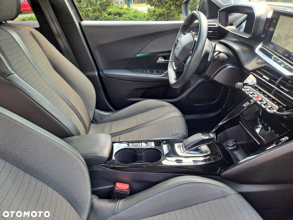 Peugeot 2008 PureTech 130 EAT8 Allure - 21