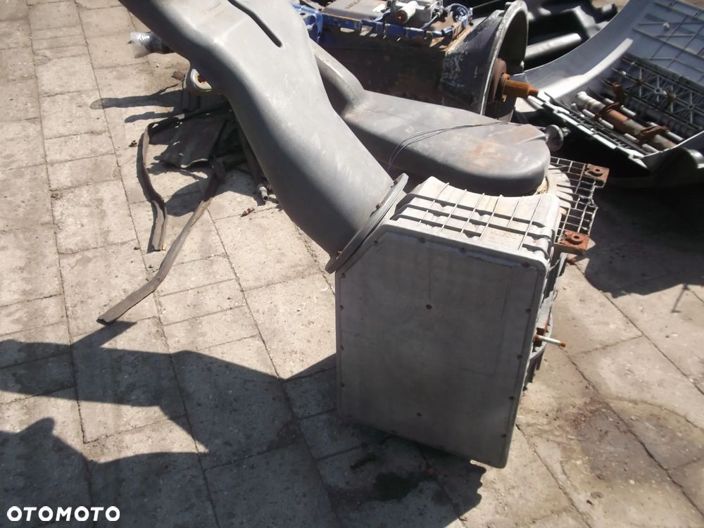 Obudowa filtra powietrza Iveco Eurotrakker - 1