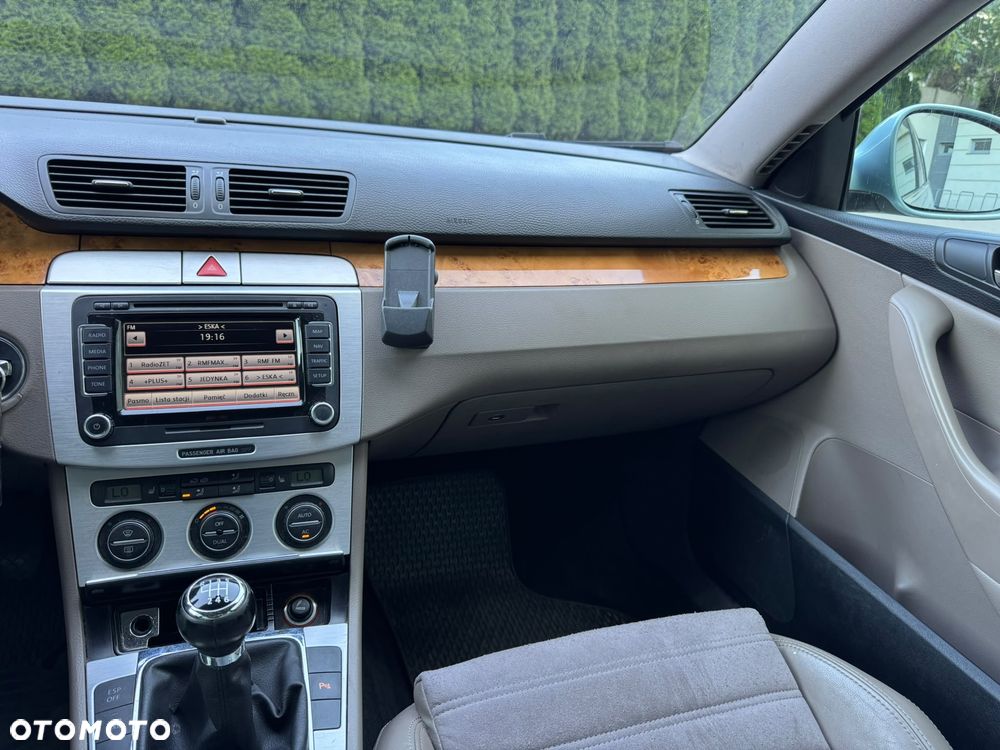 Volkswagen Passat 2.0 TDI Individual Chrom - 12