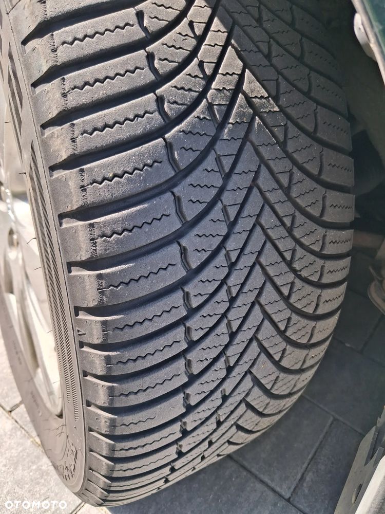 Toyota Avensis 2.0 D-4D Combi - 15