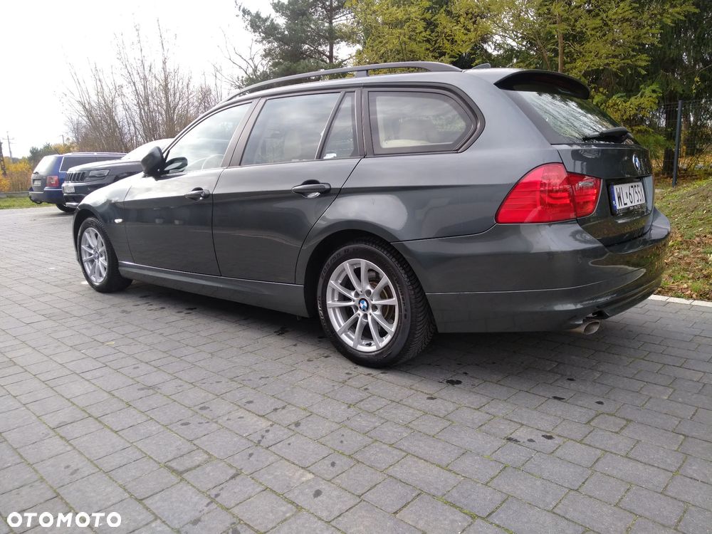BMW Seria 3 318d DPF Touring - 14