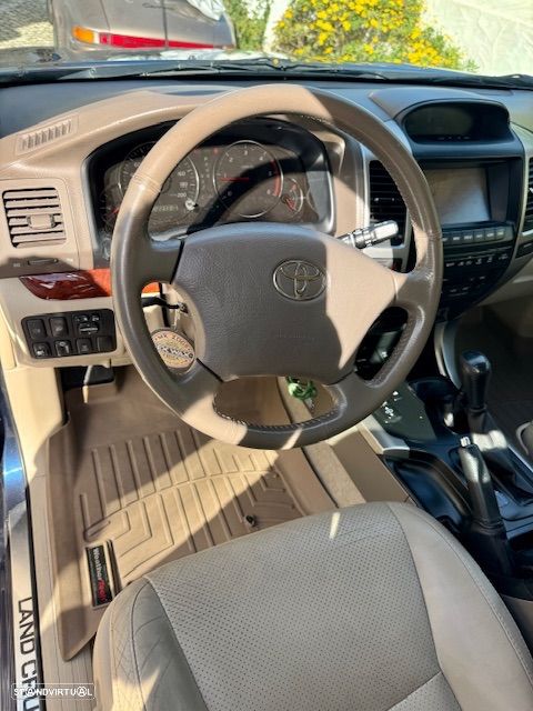 Toyota Land Cruiser 3.0 D-4D Pack CA - 17