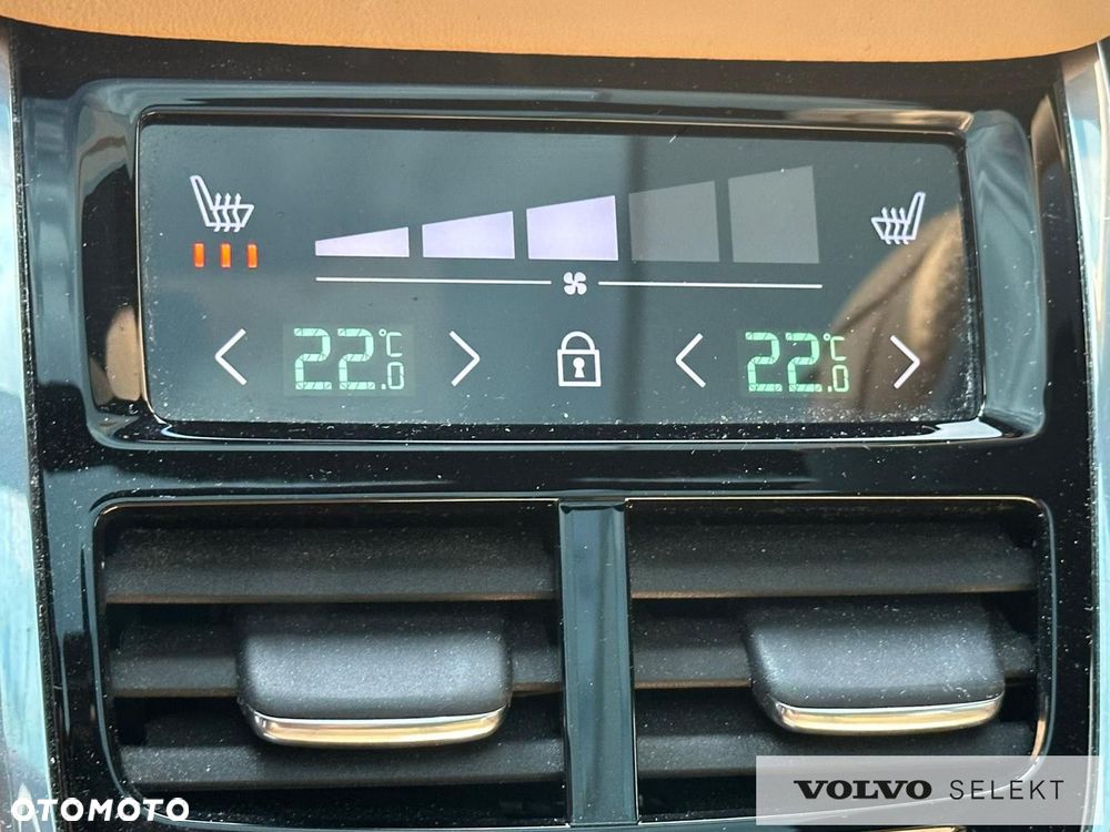 Volvo V90 Cross Country - 29