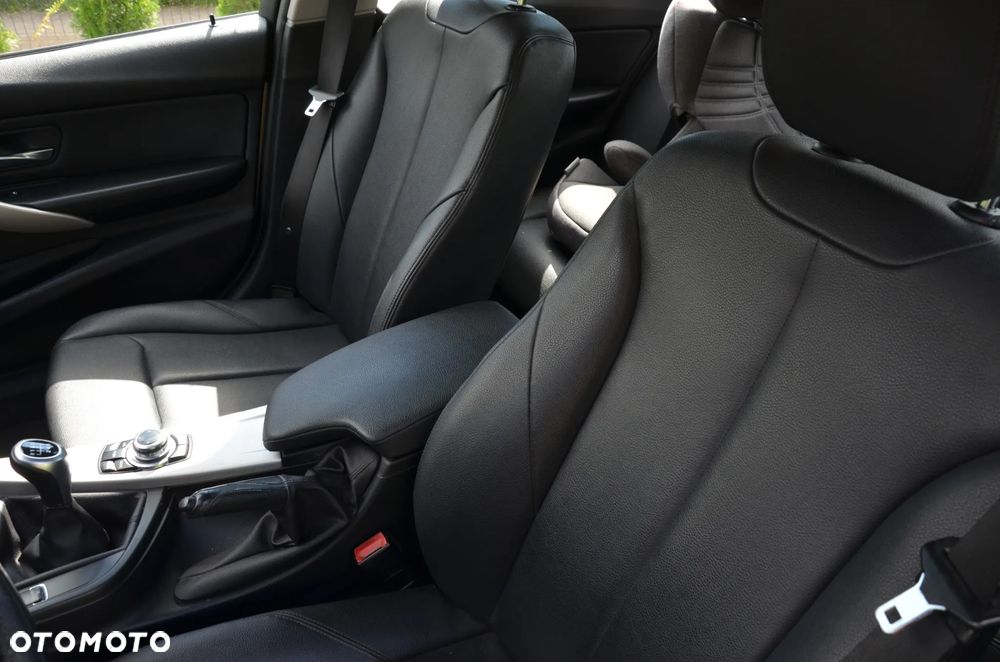 BMW Seria 3 316d Luxury Line - 22