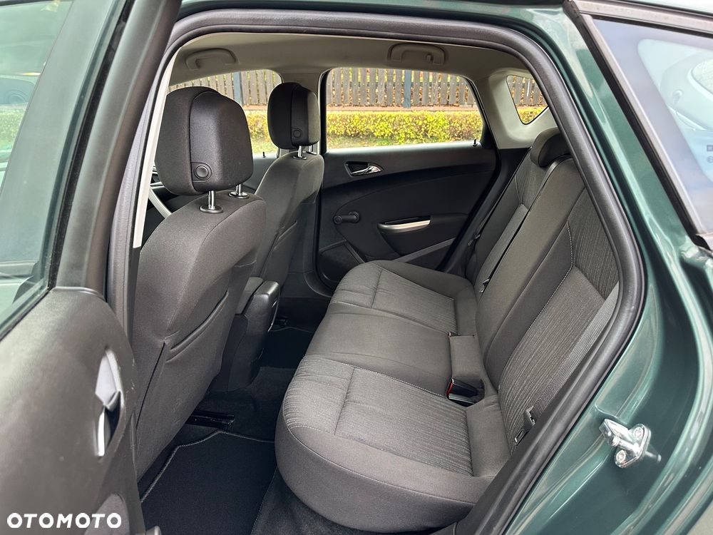 Opel Astra 1.4 Turbo 150 Jahre - 15