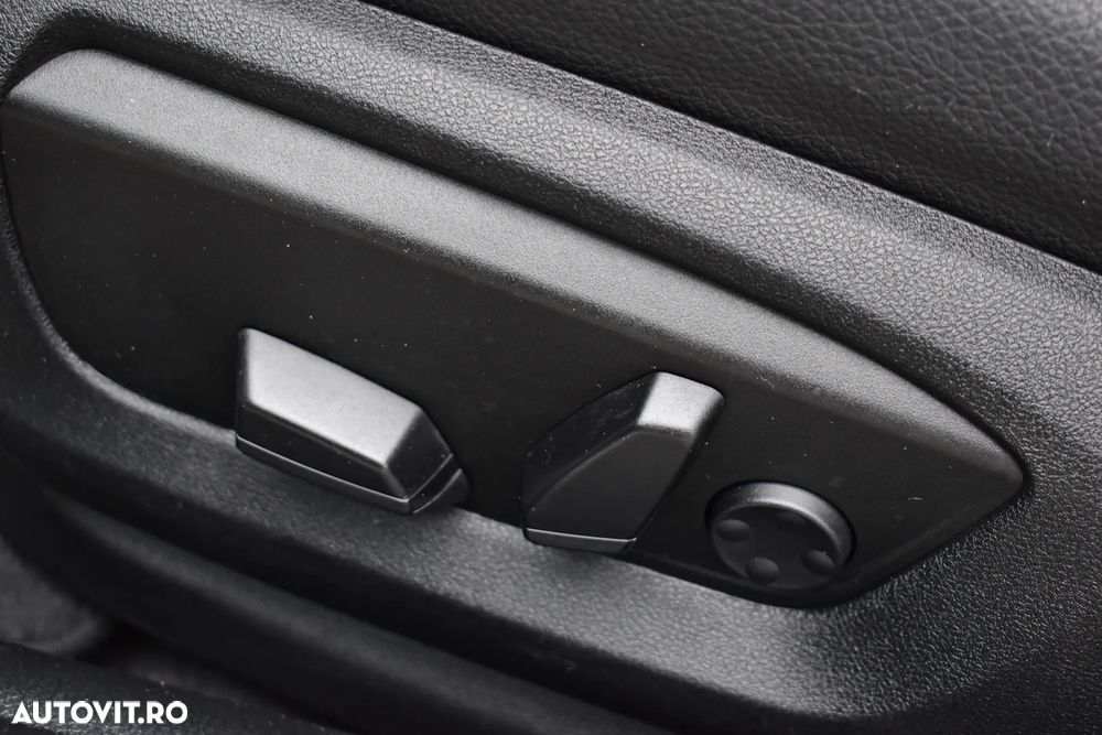 BMW Seria 5 525d Sport-Aut. - 32