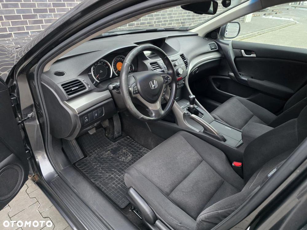 Honda Accord 2.0 Executive - 18