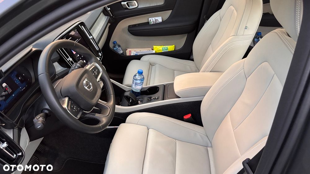 Volvo XC 40 B3 Ultimate Dark - 13
