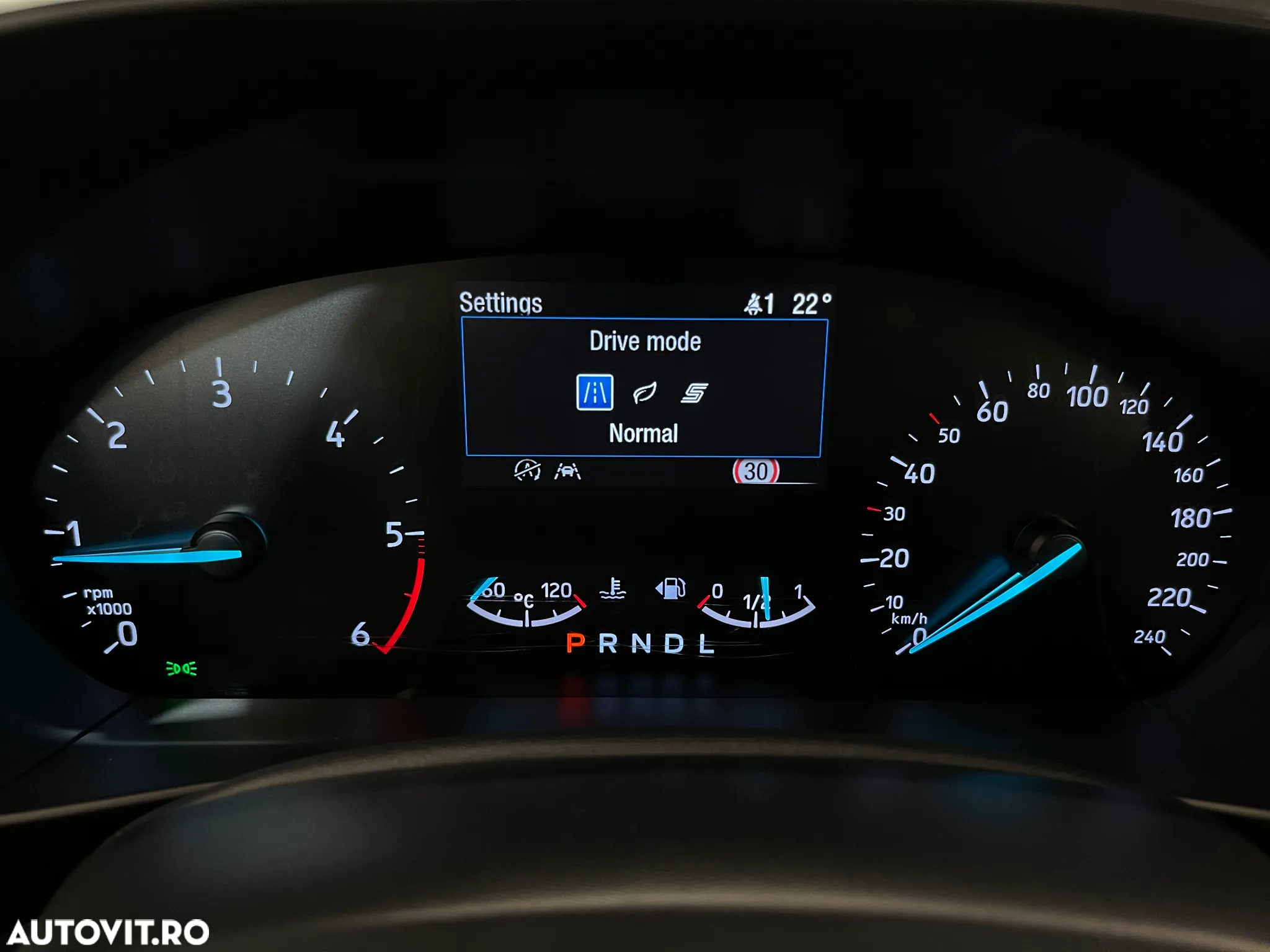 Ford Focus 2.0 EcoBlue Titanium - 23