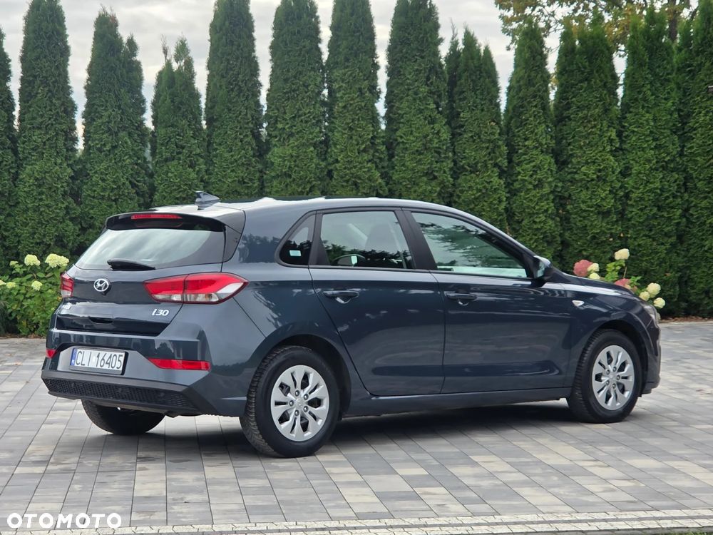 Hyundai i30 1.5 DPI Classic + - 23