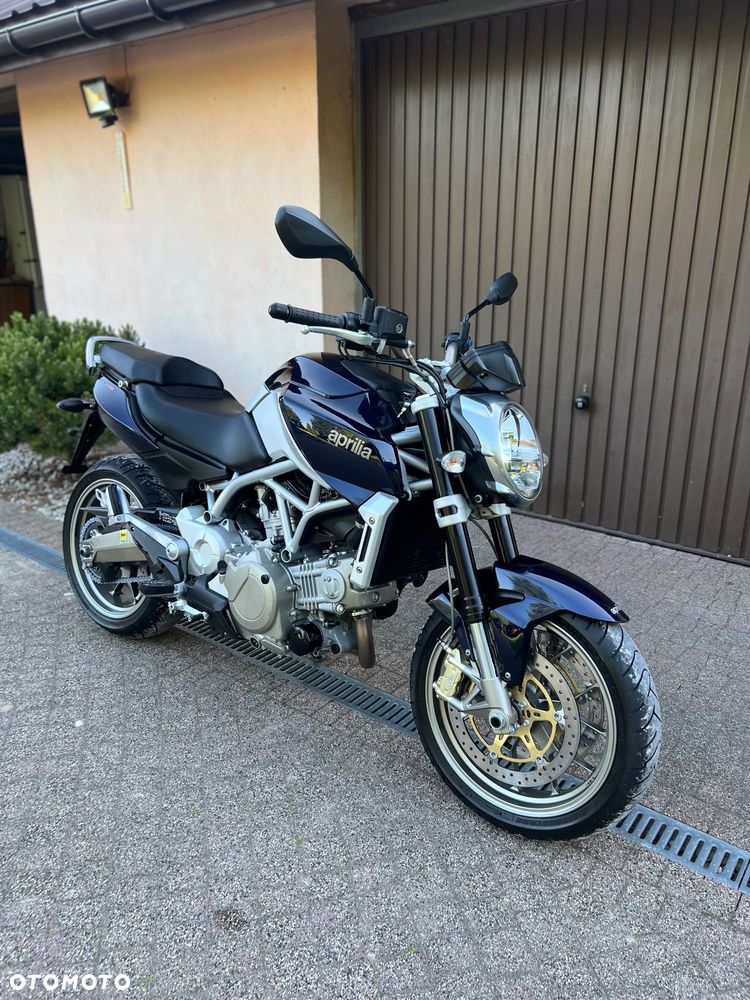 Aprilia Mana