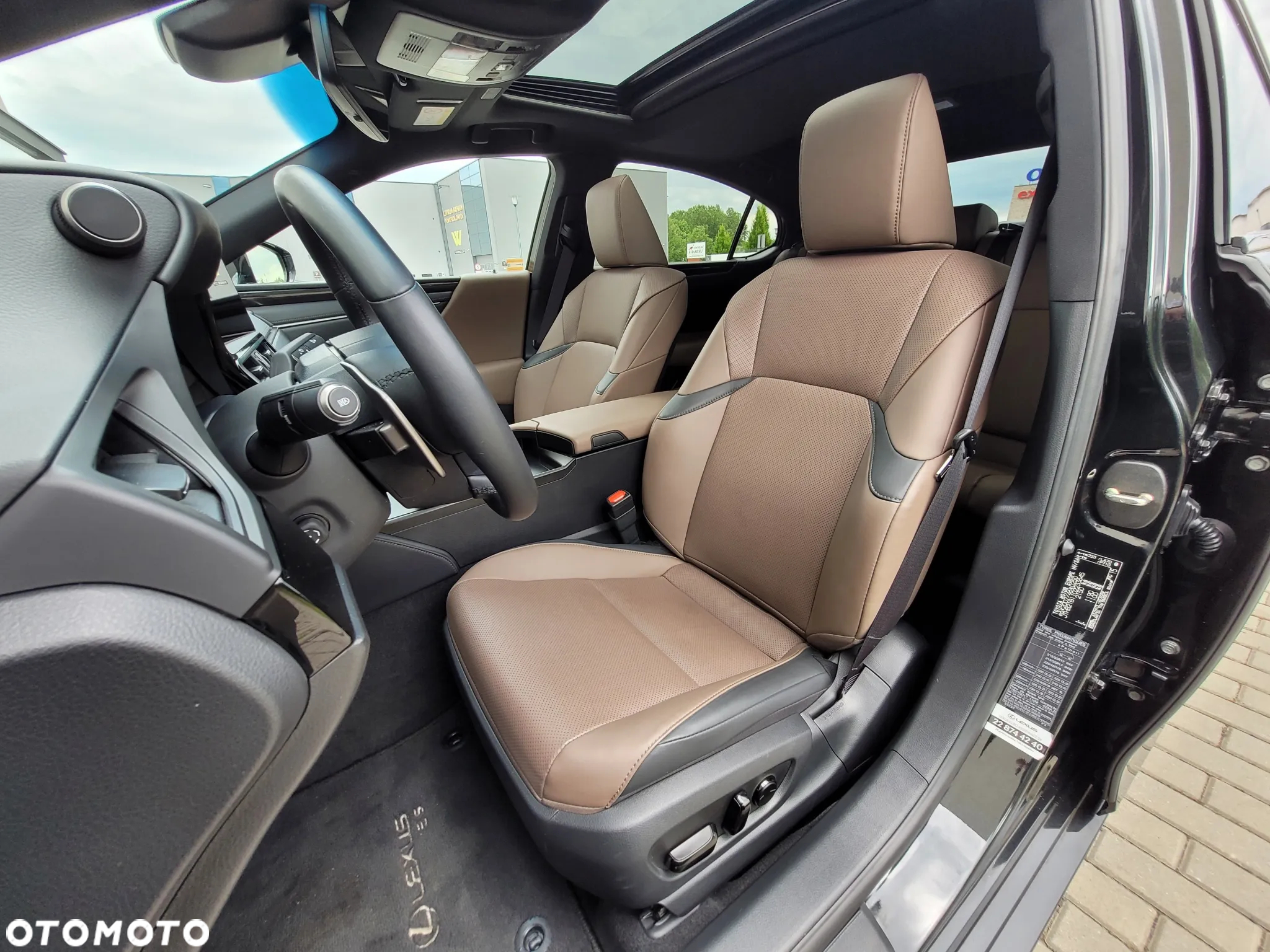 Lexus ES 300h F Sport Design - 15