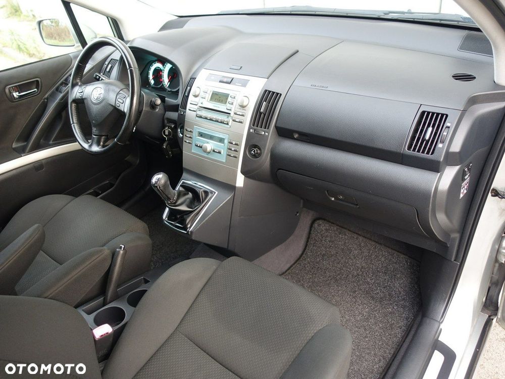 Toyota Corolla Verso - 23