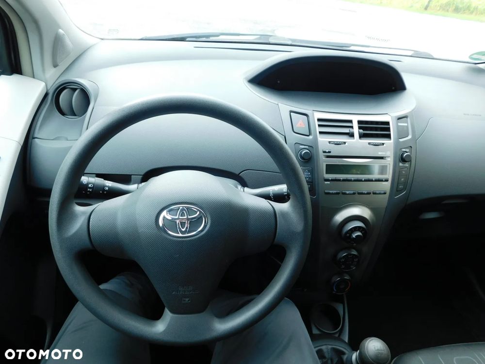 Toyota Yaris 1.33 VVT-i Life - 13