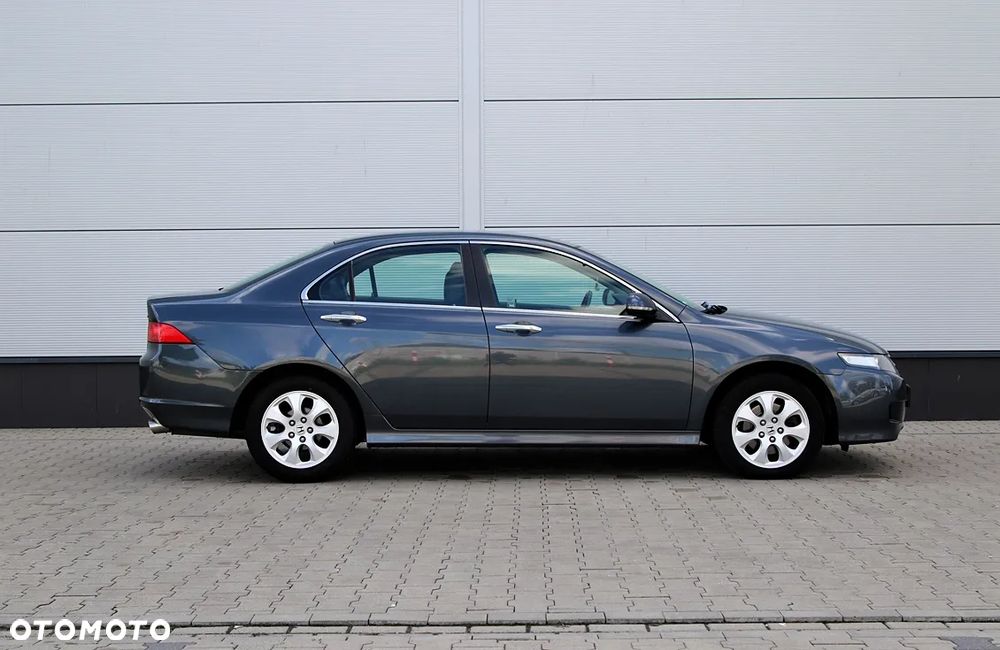 Honda Accord 2.0 Sport - 11