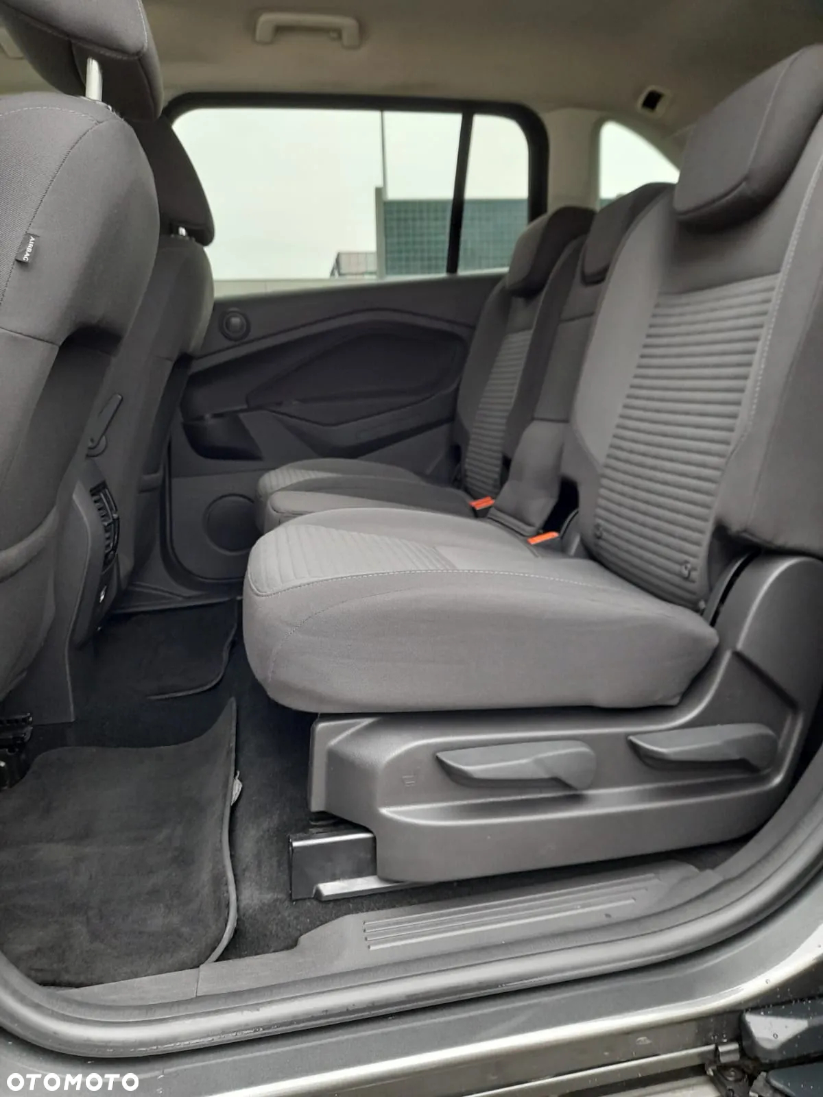 Ford Grand C-MAX Gr 1.5 TDCi Titanium - 37